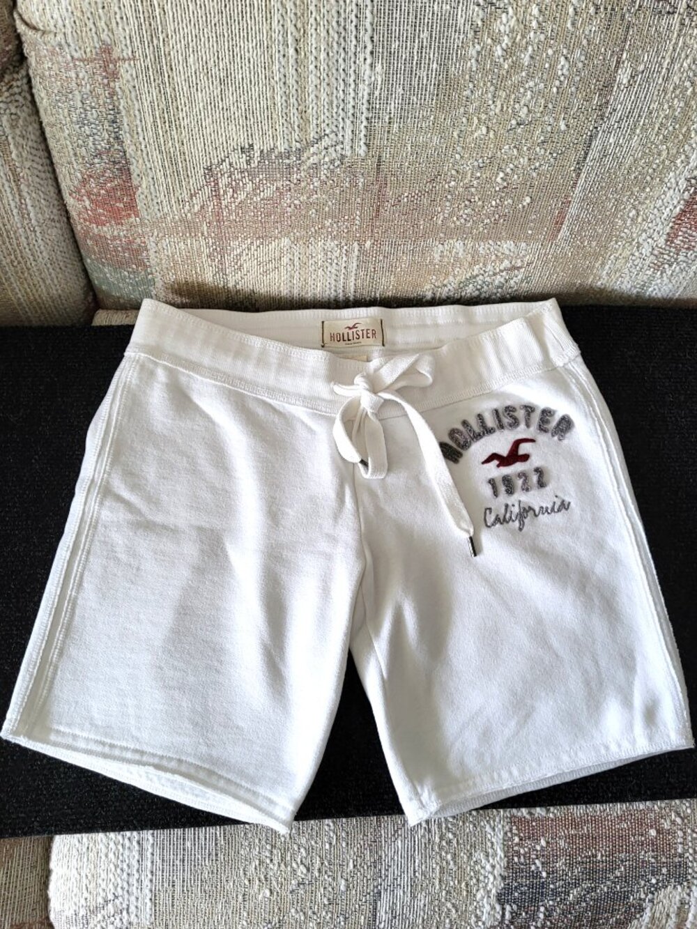 HOLLISTER 1922 California White Women's Shorts - Size Small